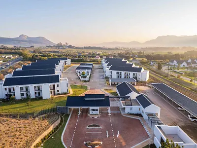 2 Bedroom Apartment For Sale in Val de Vie Estate, Paarl - img