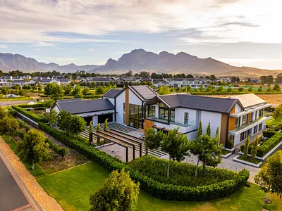 7 Bedroom House For Sale in Val de Vie Estate, Paarl - geVb.webp