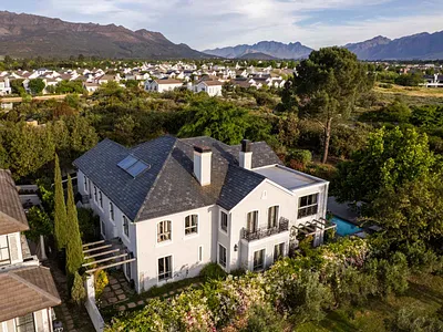5 Bedroom House For Sale in Val de Vie Estate, Paarl - 4lfx.webp