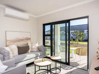 2 Bedroom Apartment For Sale in Paarl - hXKU.webp