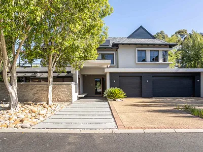 4 Bedroom House For Sale in Paarl - iggf.webp