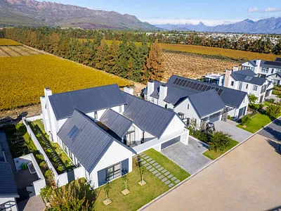 4 Bedroom House For Sale in Paarl - tYMC.webp