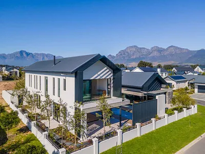 5 Bedroom House For Sale in Val de Vie Estate, Paarl - img