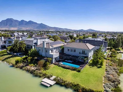 5 Bedroom House For Sale in Val de Vie Estate, Paarl - A9Yk.webp