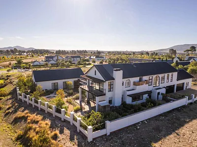 8 Bedroom House For Sale in Val de Vie Estate, Paarl - Xsjv.webp