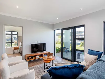 1 Bedroom Apartment For Sale in Val de Vie Estate, Paarl - img