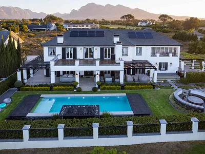 4 Bedroom House For Sale in Val de Vie Estate, Paarl - 90bO.webp