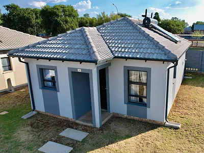 2 Bedroom House For Sale in Benoni - ARbr.webp