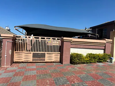 2 Bedroom House For Sale in Midrand - 7qBo.webp