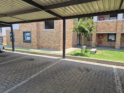 2 Bedroom Apartment For Sale in Midrand - xY7F.webp
