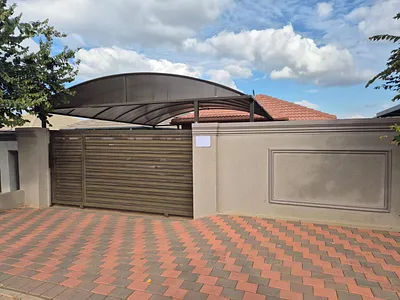 3 Bedroom House For Sale in Midrand - GOjB.webp