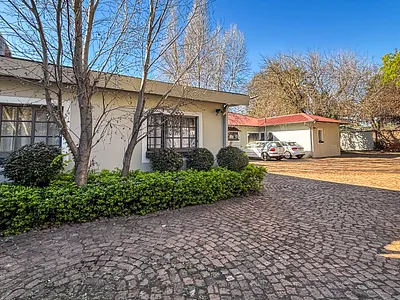9 Bedroom House For Sale in Pretoria - juyp.webp