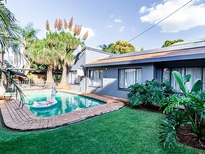 4 Bedroom Townhouse For Sale in Pretoria - 5vQc.webp