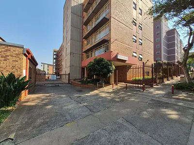 2 Bedroom Apartment To Rent in Pretoria - 1d6E.webp