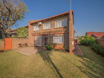 3 Bedroom Apartment To Rent in Pretoria - kLpn.webp