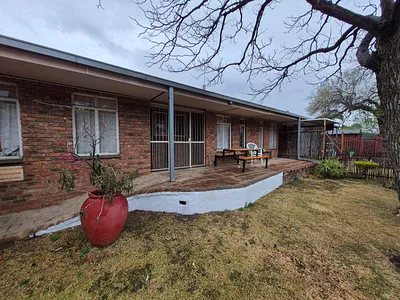 2 Bedroom House To Rent in Pretoria - 2YF9.webp