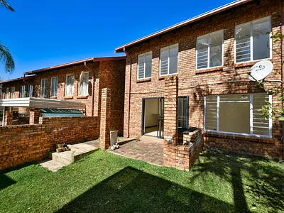 3 Bedroom Apartment For Sale in Pretoria - qnQE.webp