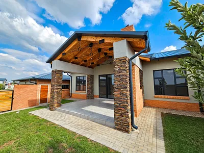 3 Bedroom Townhouse For Sale in Pretoria - BXUA.webp