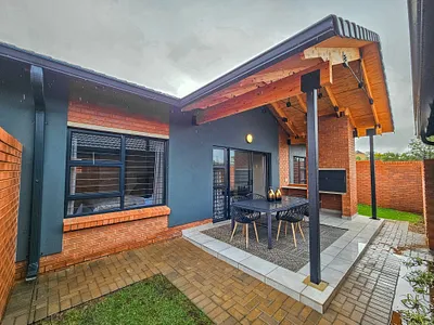 3 Bedroom Townhouse For Sale in Pretoria - xZWV.webp
