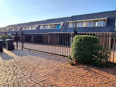 2 Bedroom Apartment For Sale in Pretoria - zcEd.webp