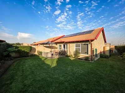 2 Bedroom Townhouse For Sale in Pretoria - zsX9.webp