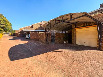 3 Bedroom Apartment For Sale in Pretoria - 1kL4.webp