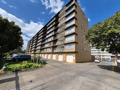 3 Bedroom Apartment To Rent in Pretoria - fY9C.webp