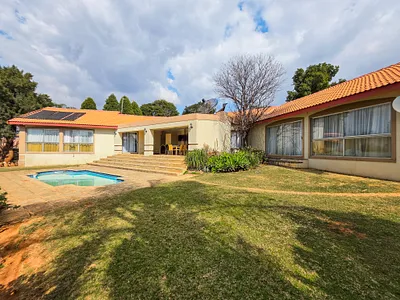 4 Bedroom Townhouse For Sale in Pretoria - lRl3.webp