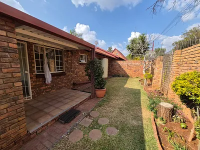 3 Bedroom Townhouse To Rent in Pretoria - img