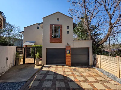 4 Bedroom House For Sale in Pretoria - img