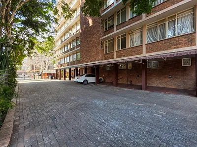 3 Bedroom Apartment For Sale in Pretoria - y8T7.webp