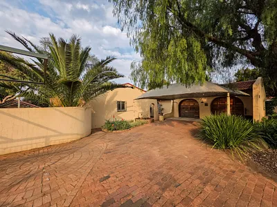 4 Bedroom House For Sale in Pretoria - img