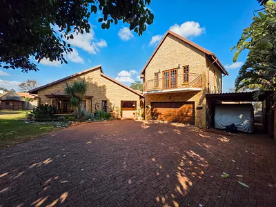 6 Bedroom House For Sale in Pretoria - MkUj.webp