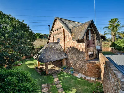 4 Bedroom Townhouse For Sale in Pretoria - qu6C.webp