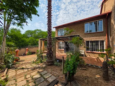 3 Bedroom Townhouse For Sale in Pretoria - img