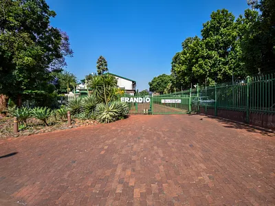 3 Bedroom Apartment For Sale in Pretoria - img