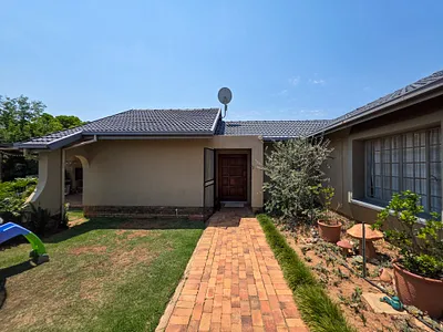 3 Bedroom House For Sale in Pretoria - img