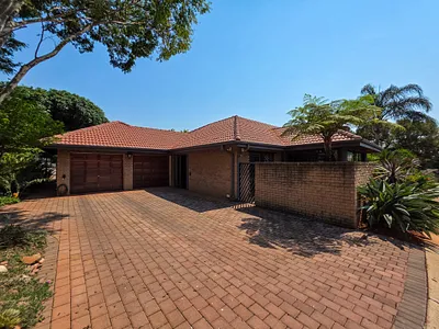 4 Bedroom Townhouse For Sale in Pretoria - img