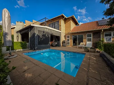 4 Bedroom Townhouse To Rent in Pretoria - img