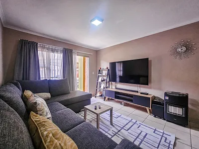 2 Bedroom Townhouse For Sale in Pretoria - img