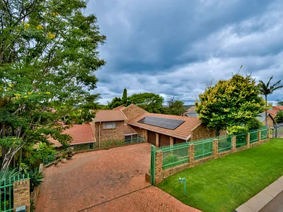 5 Bedroom House For Sale in Pretoria - Lq8n.webp