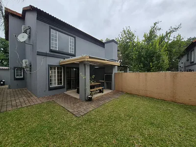2 Bedroom Apartment To Rent in Pretoria - wyhO.webp