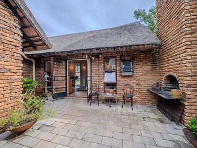 2 Bedroom Townhouse For Sale in Pretoria - img