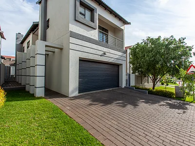 3 Bedroom Townhouse To Rent in Pretoria - YDjI.webp