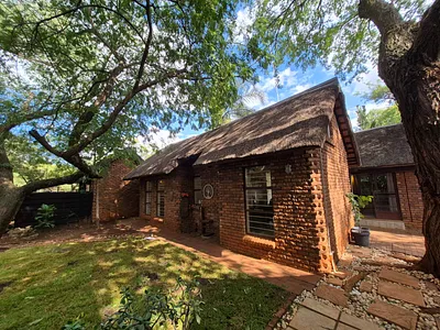 2 Bedroom Townhouse To Rent in Pretoria - oYoR.webp