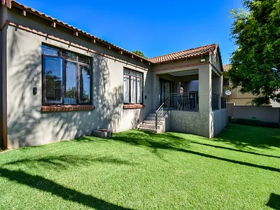3 Bedroom Townhouse For Sale in Pretoria - img