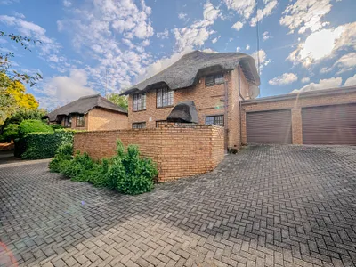 3 Bedroom Townhouse For Sale in Pretoria - t4QY.webp