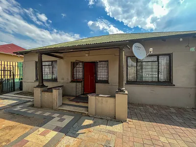 2 Bedroom House For Sale in Johannesburg - fCae.webp
