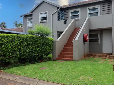 3 Bedroom Apartment For Sale in Roodepoort - img