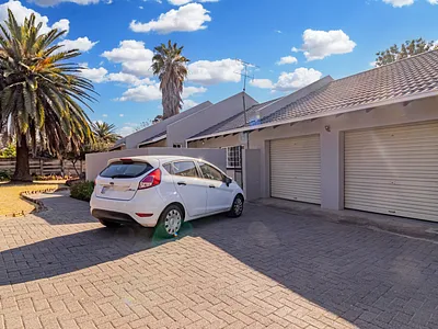 4 Bedroom House To Rent in Sandton - img